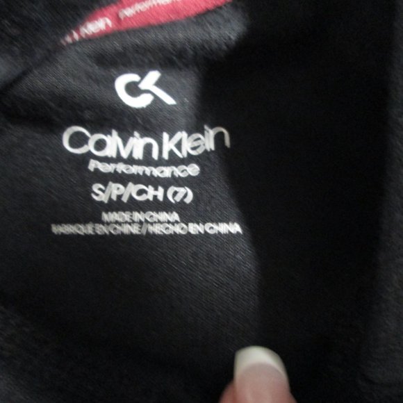 4 pieceBUNDLE Girl's Size 6 & 7 Clothes>2 dresses,2 sweatshirts>Great condition - Picture 3 of 8